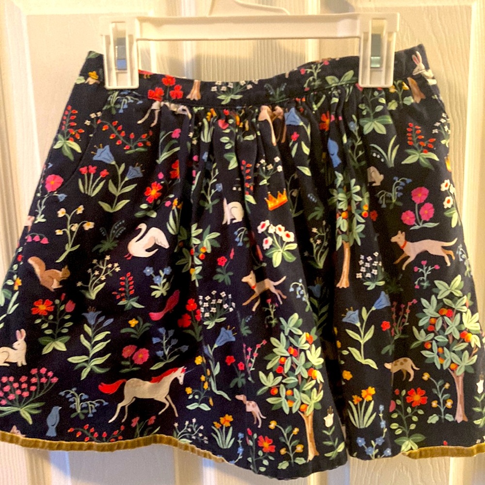 EUC Mini Boden Fantasy/Medieval/Tapestry-patterned Skirt